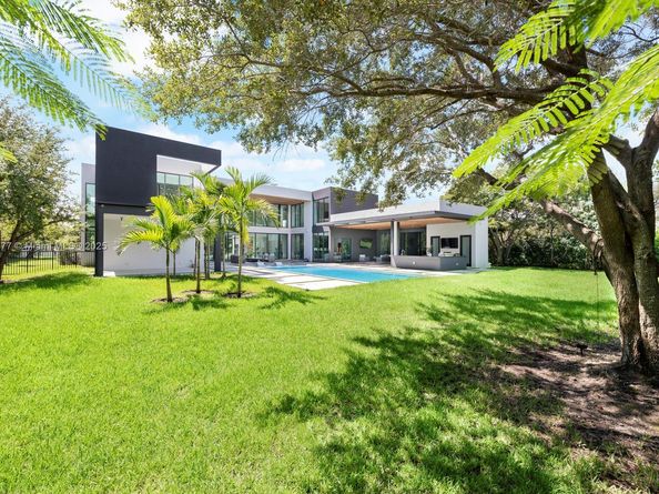7425 SW 136th St, Pinecrest FL 33156