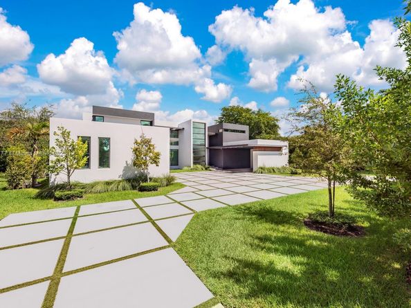 7425 SW 136th St, Pinecrest FL 33156