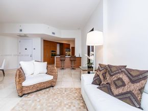 888 Brickell Key Dr 210, Miami FL 33131