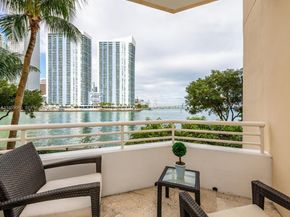 888 Brickell Key Dr 210, Miami FL 33131