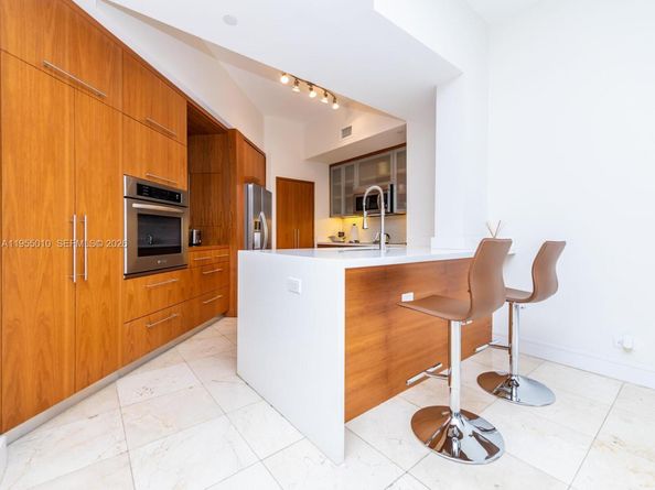 888 Brickell Key Dr 210, Miami FL 33131