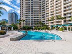 888 Brickell Key Dr 210, Miami FL 33131