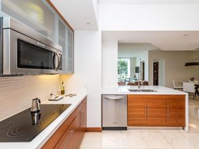 888 Brickell Key Dr 210, Miami FL 33131