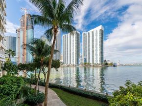 888 Brickell Key Dr 210, Miami FL 33131
