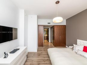 888 Brickell Key Dr 210, Miami FL 33131