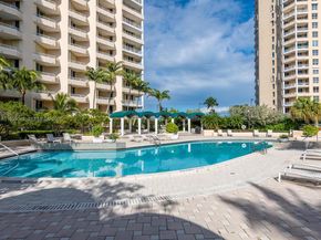 888 Brickell Key Dr 210, Miami FL 33131