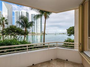 888 Brickell Key Dr 210, Miami FL 33131