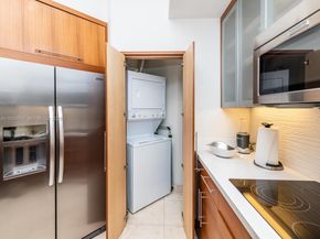 888 Brickell Key Dr 210, Miami FL 33131