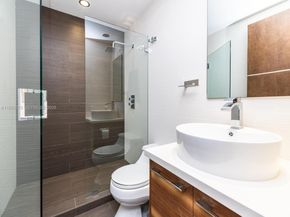 888 Brickell Key Dr 210, Miami FL 33131