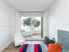 888 Brickell Key Dr 210, Miami FL 33131