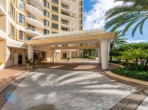 888 Brickell Key Dr 210, Miami FL 33131