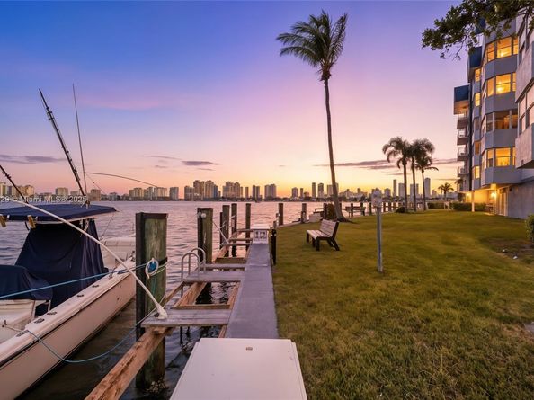 16546 NE 26th Ave 3J, North Miami Beach FL 33160