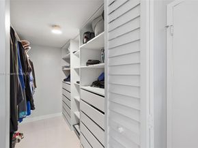 16546 NE 26th Ave 3J, North Miami Beach FL 33160