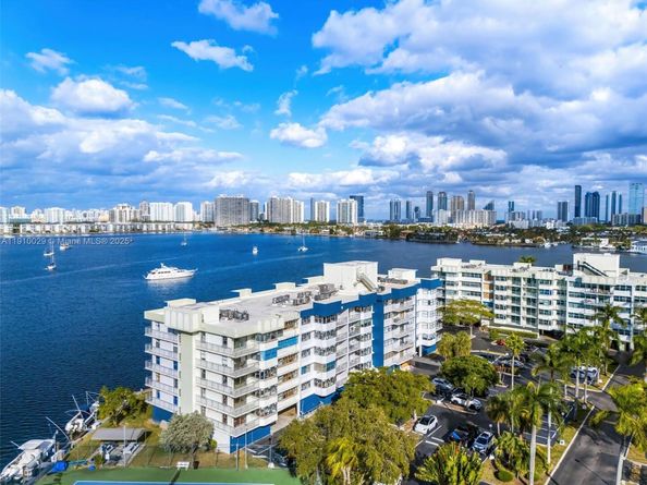 16546 NE 26th Ave 3J, North Miami Beach FL 33160