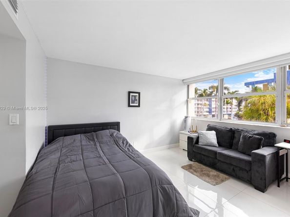 16546 NE 26th Ave 3J, North Miami Beach FL 33160