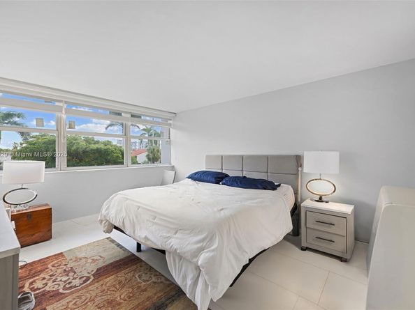 16546 NE 26th Ave 3J, North Miami Beach FL 33160