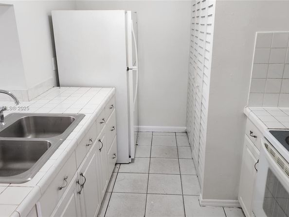 9708 Hammocks Blvd 10132, Miami FL 33196