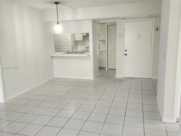 9708 Hammocks Blvd 10132, Miami FL 33196