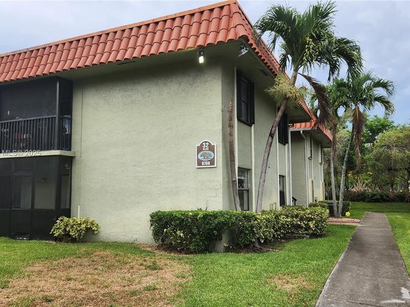 9708 Hammocks Blvd 10132, Miami FL 33196