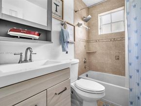 8606 SW 3rd St 103, Pembroke Pines FL 33025