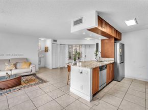 8606 SW 3rd St 103, Pembroke Pines FL 33025