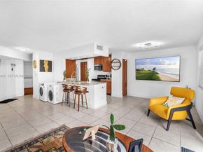 8606 SW 3rd St 103, Pembroke Pines FL 33025