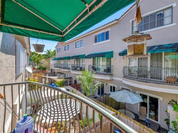 12662 NW 14th St, Sunrise FL 33323