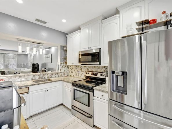 12662 NW 14th St, Sunrise FL 33323