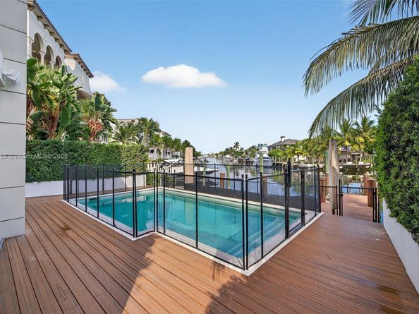 Undisclosed Address #A11918455, Fort Lauderdale FL 33316