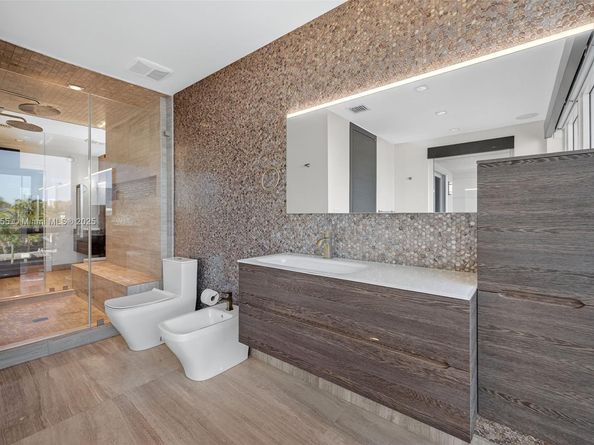 Undisclosed Address #A11918455, Fort Lauderdale FL 33316