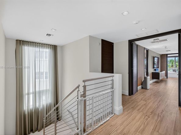 Undisclosed Address #A11918455, Fort Lauderdale FL 33316