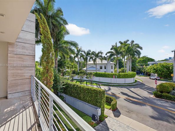 Undisclosed Address #A11918455, Fort Lauderdale FL 33316