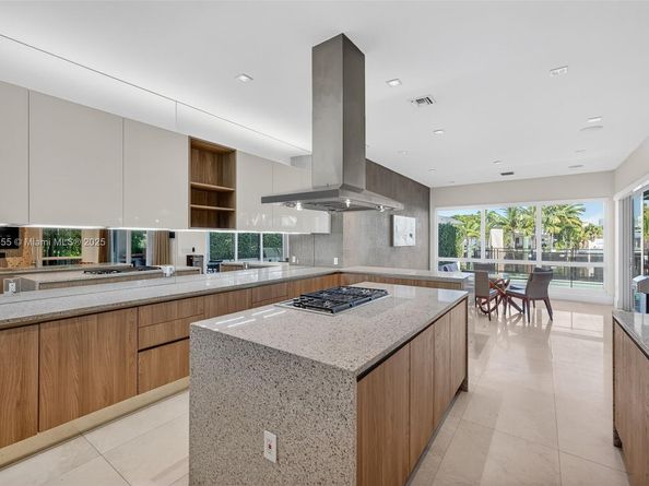 Undisclosed Address #A11918455, Fort Lauderdale FL 33316