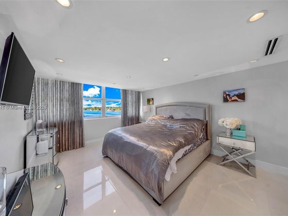 5838 Collins Ave 2F, Miami Beach FL 33140