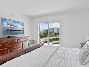 17801 N Bay Rd 607, Sunny Isles Beach FL 33160