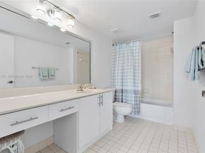 17801 N Bay Rd 607, Sunny Isles Beach FL 33160