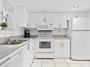 17801 N Bay Rd 607, Sunny Isles Beach FL 33160