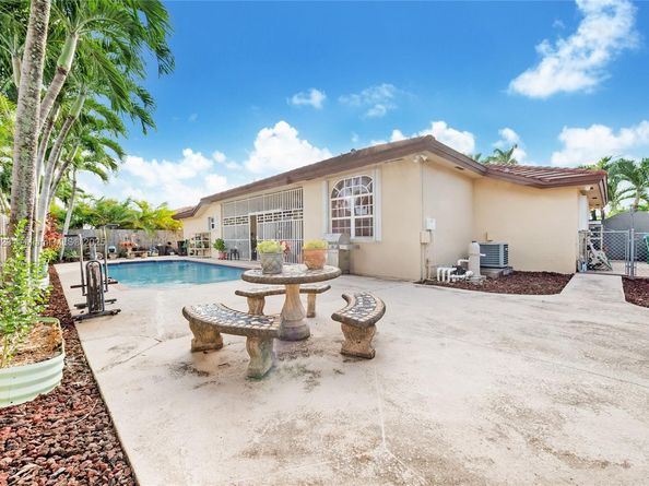 3743 SW 133rd Pl, Miami FL 33175