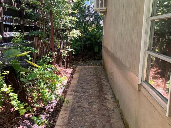 737 Woodcrest Rd, Key Biscayne FL 33149
