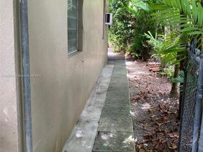 737 Woodcrest Rd, Key Biscayne FL 33149