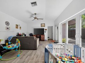 51 NW 115th Ave 110, Plantation FL 33325