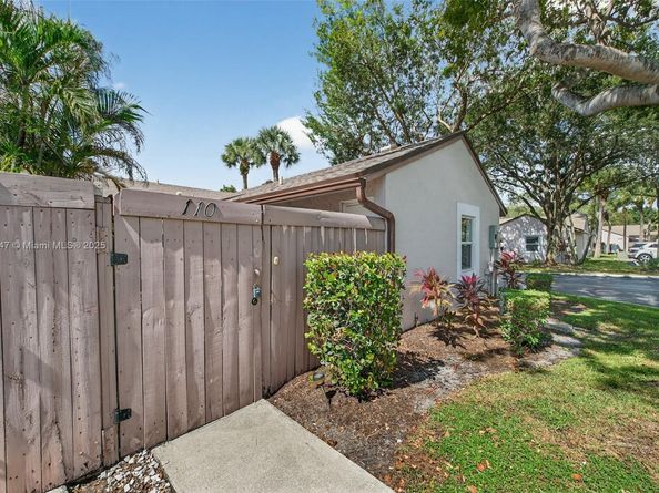 51 NW 115th Ave 110, Plantation FL 33325