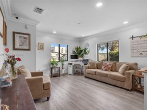 42 W 44th St, Hialeah FL 33012