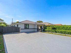 42 W 44th St, Hialeah FL 33012