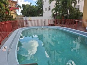 12195 W Dixie Hwy 1b Hwy 1b, North Miami FL 33161