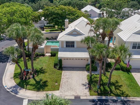 33 Selby Lane, Palm Beach Gardens FL 33418