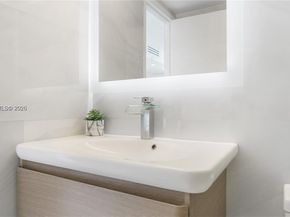2017 S Ocean Dr 1206, Hallandale Beach FL 33009