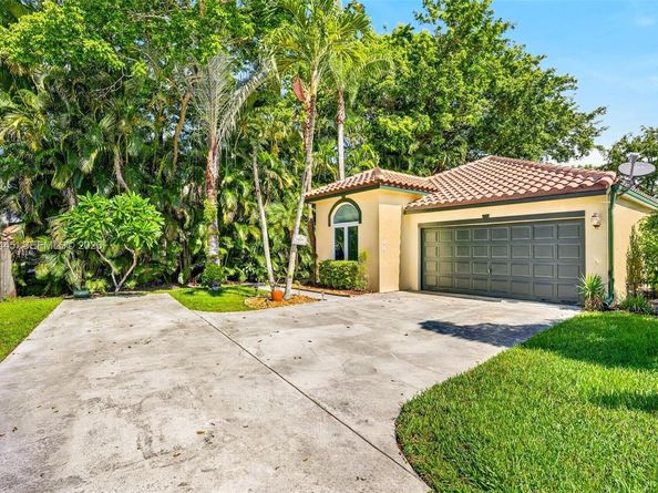 1419 Banyan Cir, Pompano Beach FL 33069