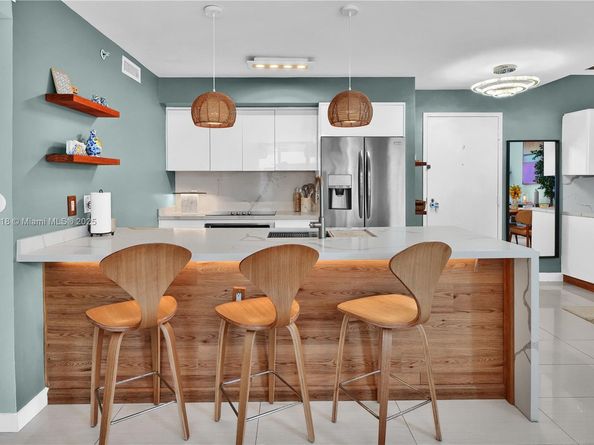 1111 SW 1st Ave 721N, Miami FL 33130