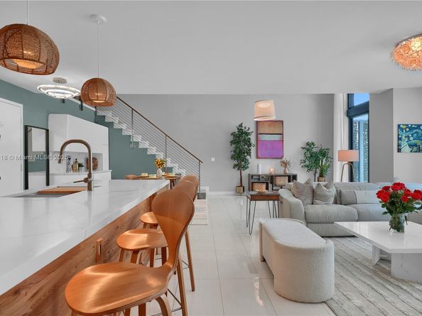 1111 SW 1st Ave 721N, Miami FL 33130